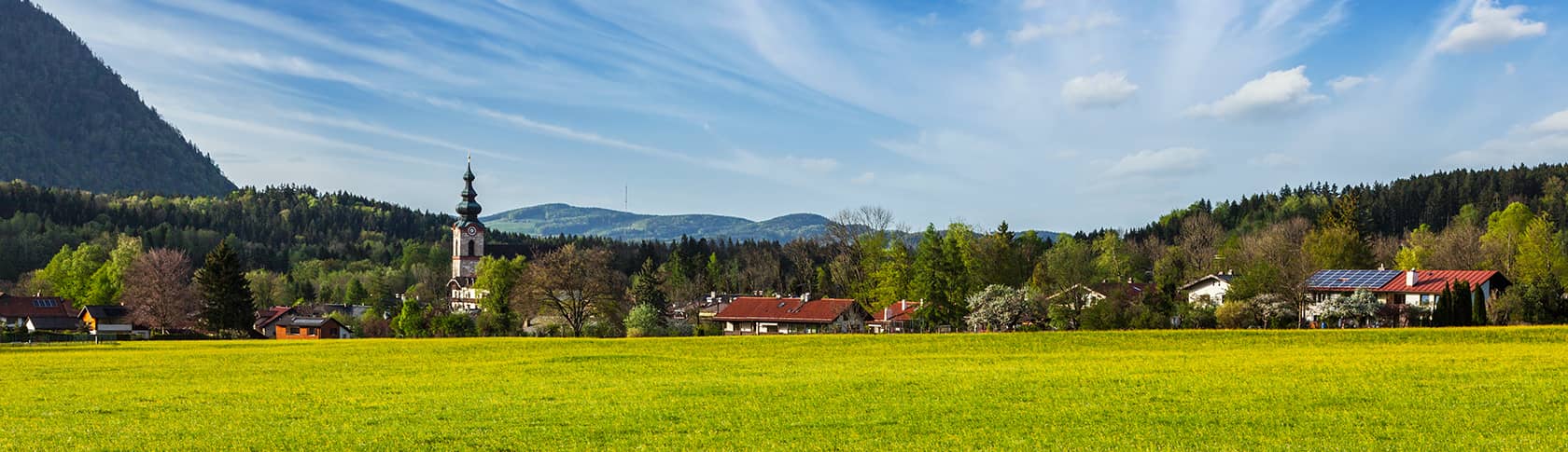 What are the best and prettiest train rides in the world? : r/travel, image size:1680x485